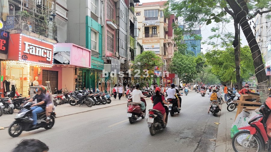 Mặt phố Chùa Láng, Đống Đa. Vỉa hè, ô tô, kd. 75m2 5T mt 5.2m 21 tỷ