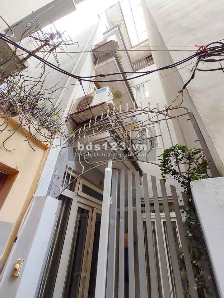 Bán nhà phố Thanh Đàm! 40m2, 4 tầng, mặt tiền 4m, giá 2.85 tỷ.