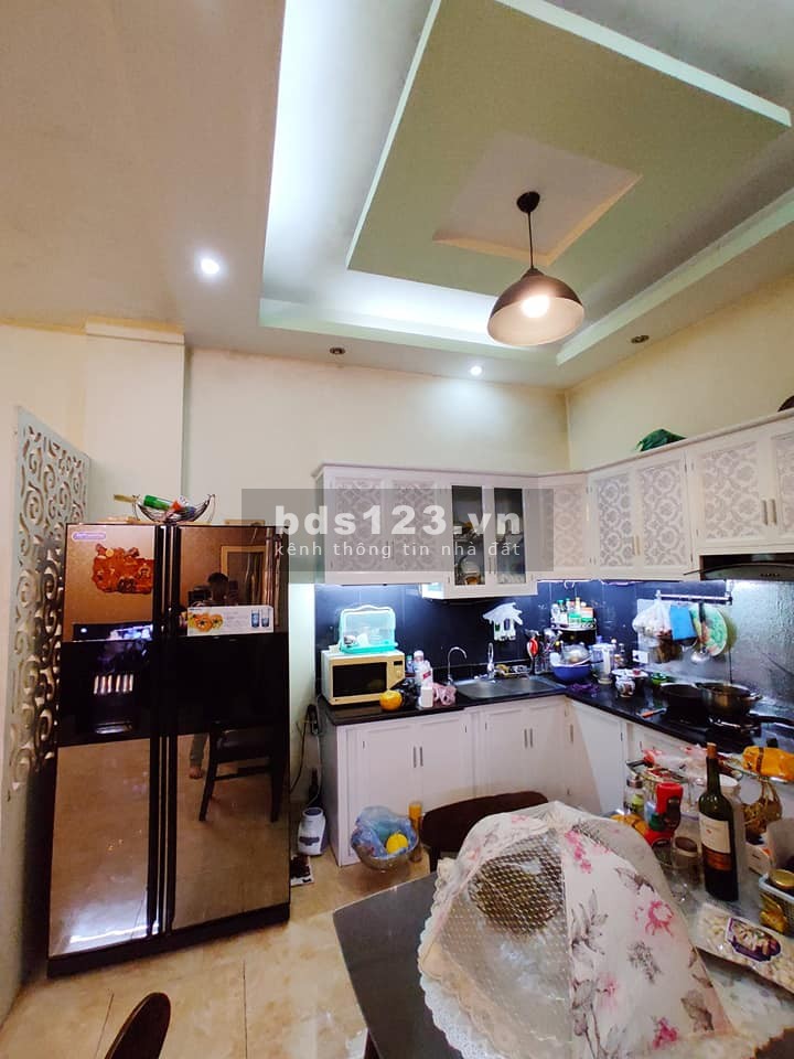 Bán nhà phố Thanh Đàm! 40m2, 4 tầng, mặt tiền 4m, giá 2.85 tỷ.