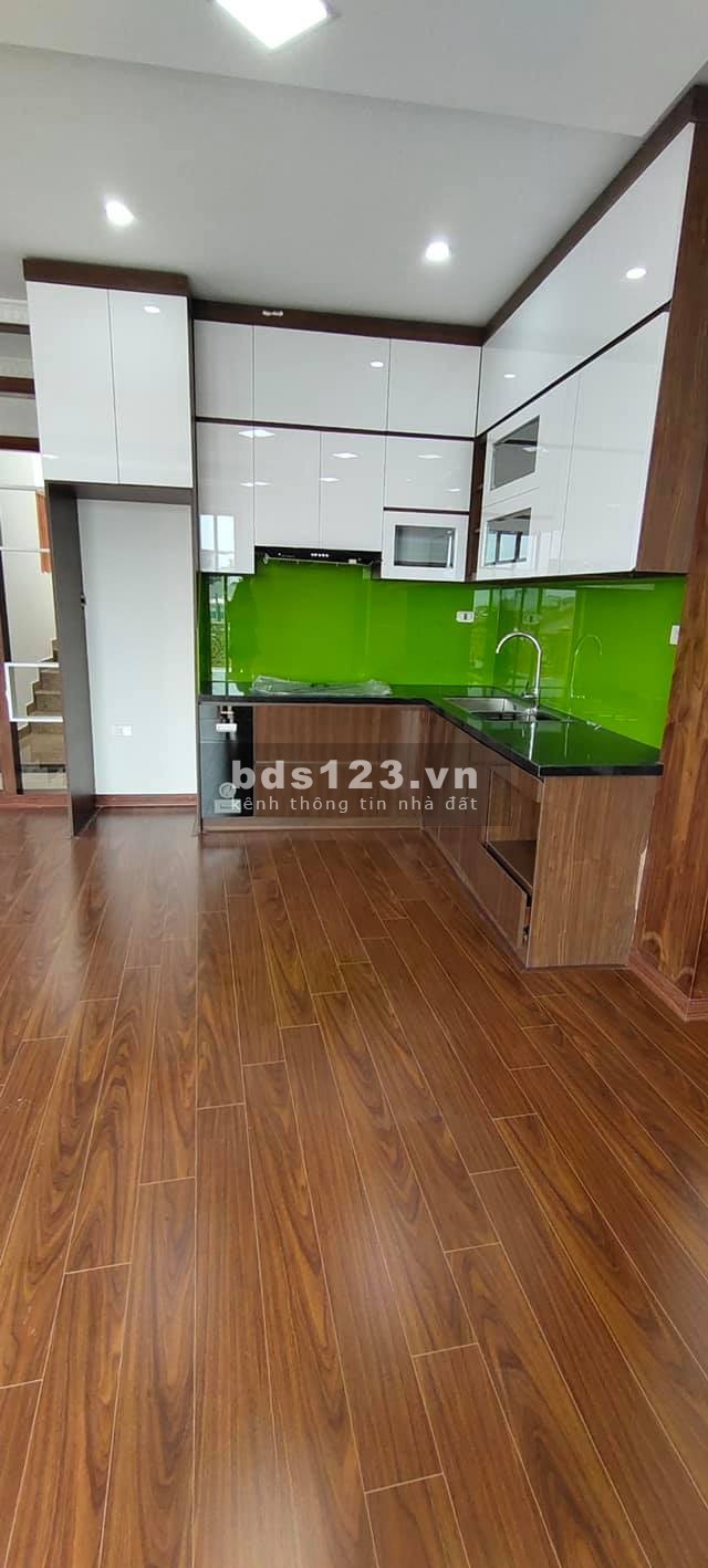 Cần bán nhà mặt phố Lạc Long Quân, Quận Cầu Giấy 73m2, 7 tầng, giá 18.5 tỷ