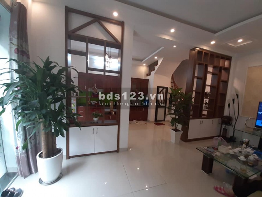 Giảng viên về hưu chán phố về quê bán 50m2, 3 tầng Lê Thanh Nghị nhỉnh 3 tỷ