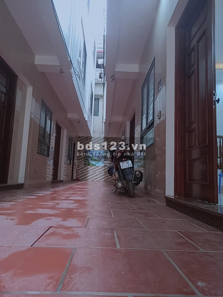 Chính chủ bán nhà đẹp chia lô, hai căn liền kề. Nhà mới đẹp long lanh, hiện đại, 175 Lạc Long Quân.