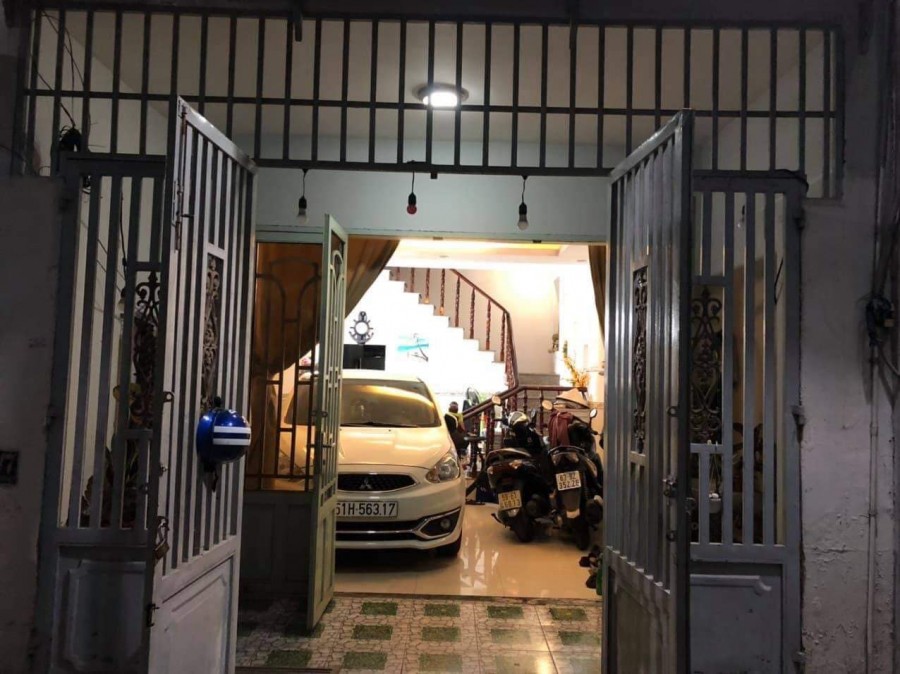 Bán gấp nhà Quận Bình Tân, dt 50m2, 2 tầng đúc, giá 4 tỷ, lh 0917173744 gặp Nghĩa