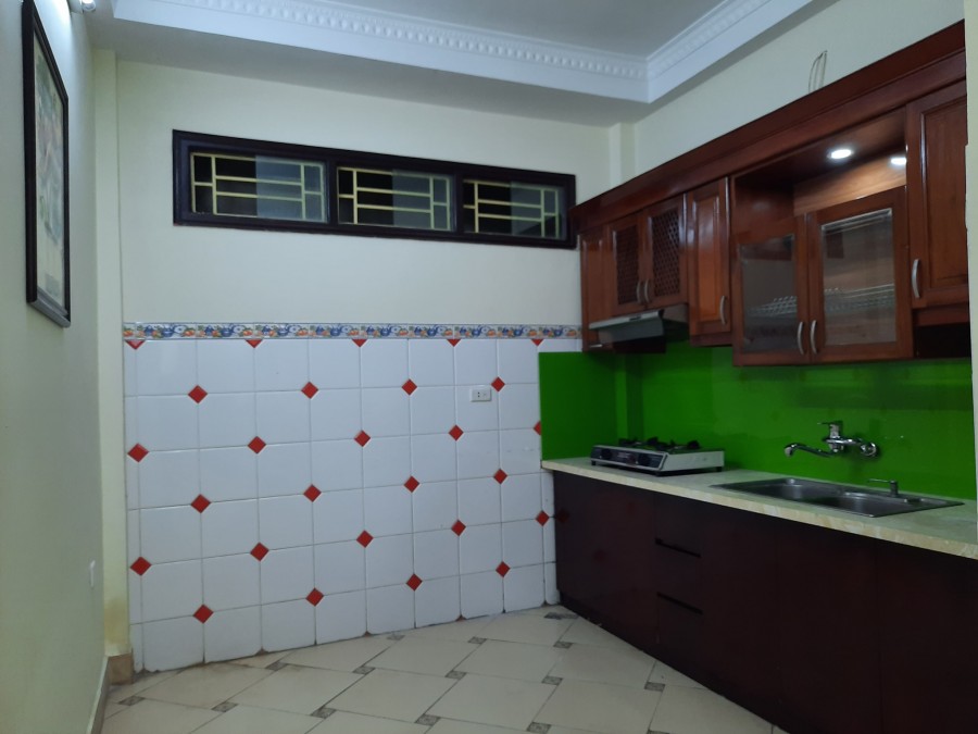 Nhà riêng Hoàng Mai, Ngõ 3 gác, ô tô tránh cách 10m, DT 33m2x5T, giá 3.65 tỷ