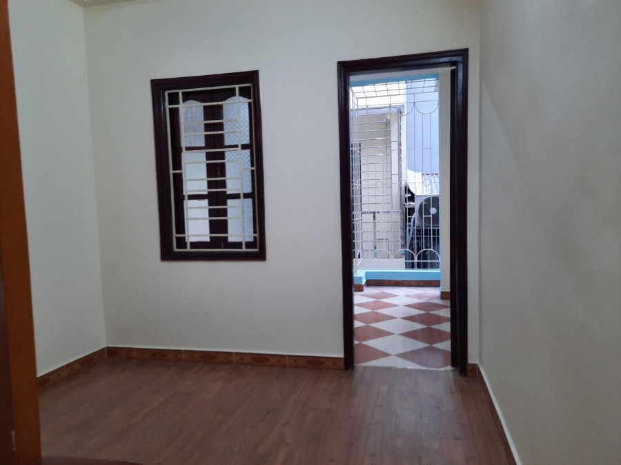 Nhà riêng Hoàng Mai, Ngõ 3 gác, ô tô tránh cách 10m, DT 33m2x5T, giá 3.65 tỷ