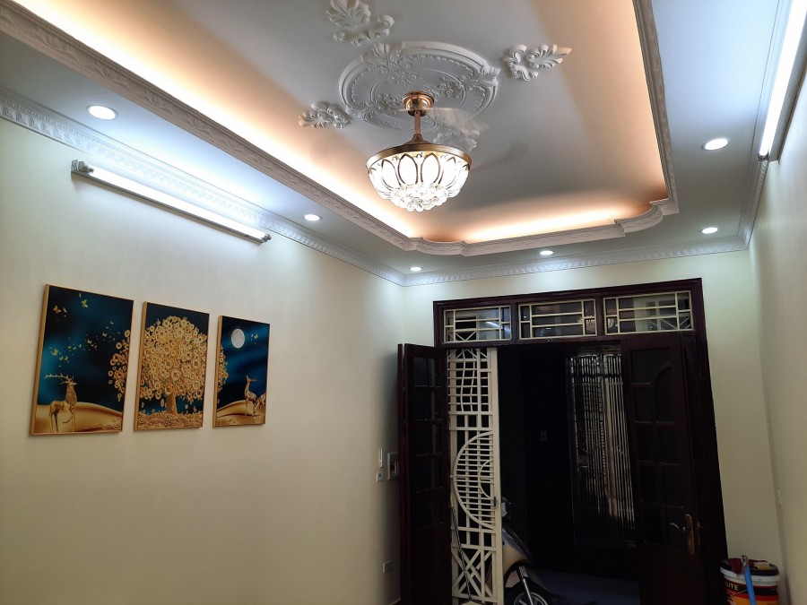 Nhà riêng Hoàng Mai, Ngõ 3 gác, ô tô tránh cách 10m, DT 33m2x5T, giá 3.65 tỷ