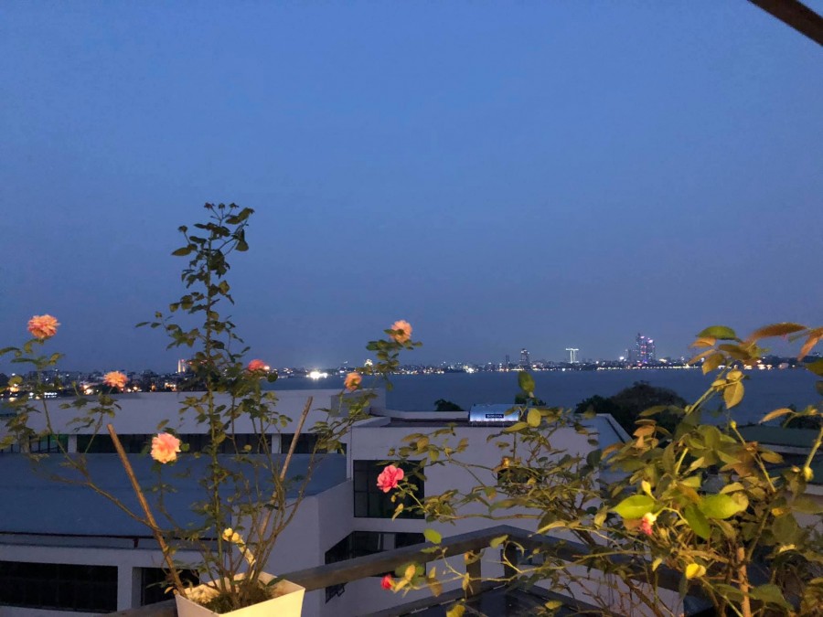 Bán nhà mặt phố Trấn Vũ, Ba Đình, 70m2, mt 9m, view hồ, kinh doanh sầm uất, chỉ hơn 26 tỷ
