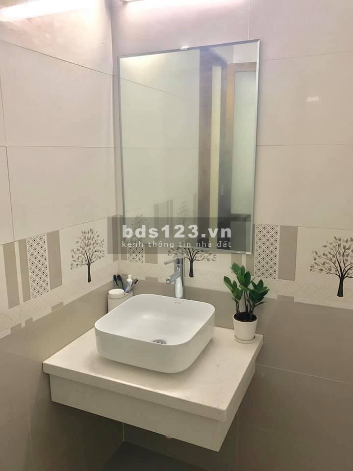 Bán nhà Nguyễn Sơn, dt 53m2, nhỉnh 4 tỷ, Quận Long Biên, phân lô Vip