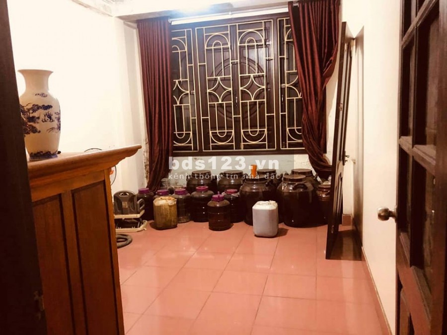 Bán nhà Lĩnh Nam Hoàng Mai, ô tô 50m, diện tích 32m giá chỉ 2.4 tỷ