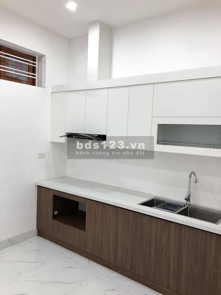Bán nhà Hạo Nam, dt 40m2, 4 tầng đúc, giá nhỉnh 4 tỷ nội thất đầy đủ, lhcc
