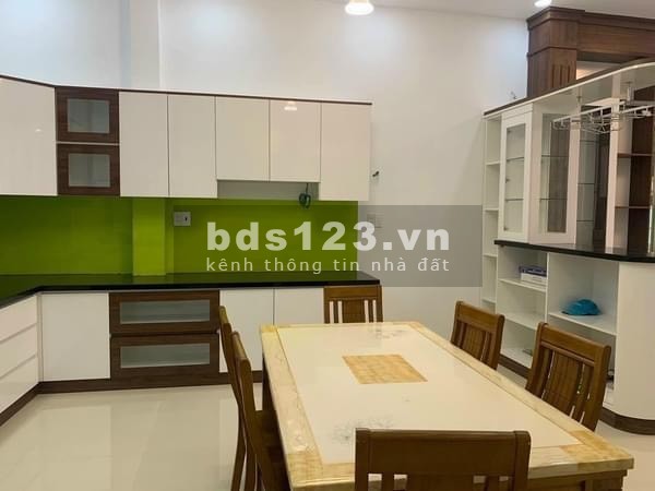 Chỉ 2 tỷ 8 có ngay 1 căn nhà 3 lầu tại Quận 3 - 25m2 Hẻm xe 3 gác đua ! miễn trung gian