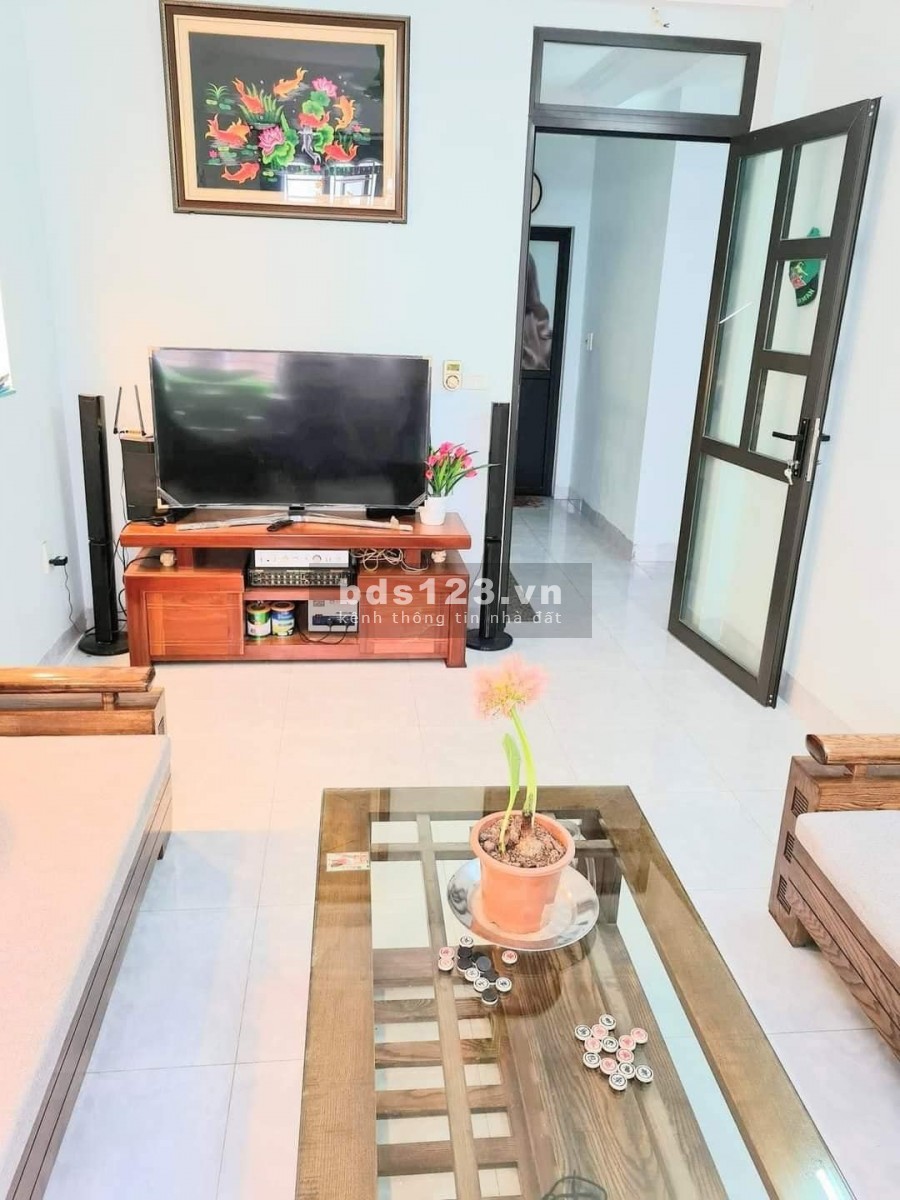 Nguyên căn đẹp trống suốt Quận Tây Hồ, ô tô ngõ thông, kinh doanh bất chấp, sổ đỏ