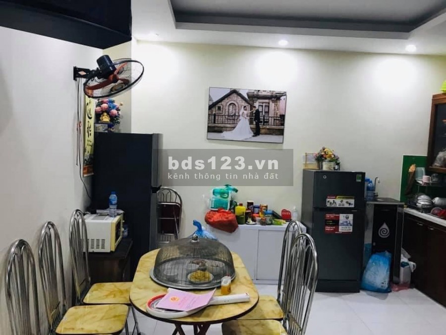 Bán gấp nhà Trương Định. Giá rẻ nội thất đẹp dt 43m2 giá 2,6 tỷ có thương lượng
