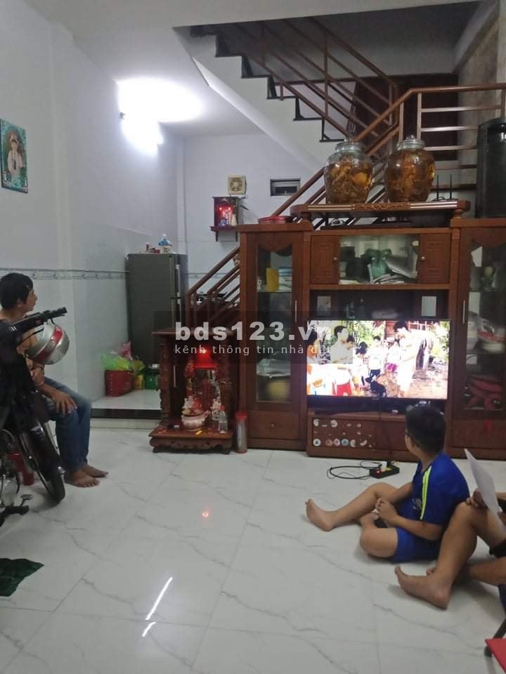Bán Nhà Quận 11 hẽm ba gác thông tư tung - Gía Chỉ 3.5 Tỷ