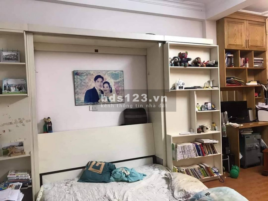 Nhà ngõ to 19 Trần Quang Diệu, tiện kinh doanh , DT 42m2- 3,5T - MT 4.2m. Giá 11.8 tỷ