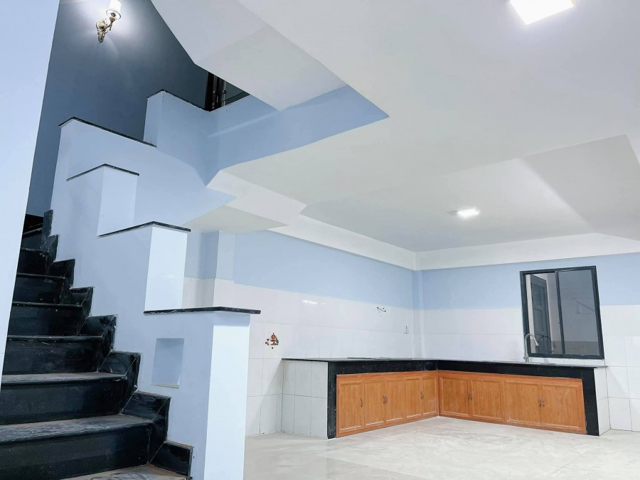 Bán gấp nhà 90 m2, Mặt tiền đường 15m, Khu dân cư Tên Lửa - Bình Tân, 4 tầng kiên cố giá chỉ 8.3 tỷ