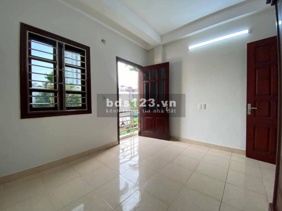 Chính chủ bán nhà Thạch Bàn gần Aeol Mail ngõ oto 45m2, 4 tầng giá 3.25 tỷ
