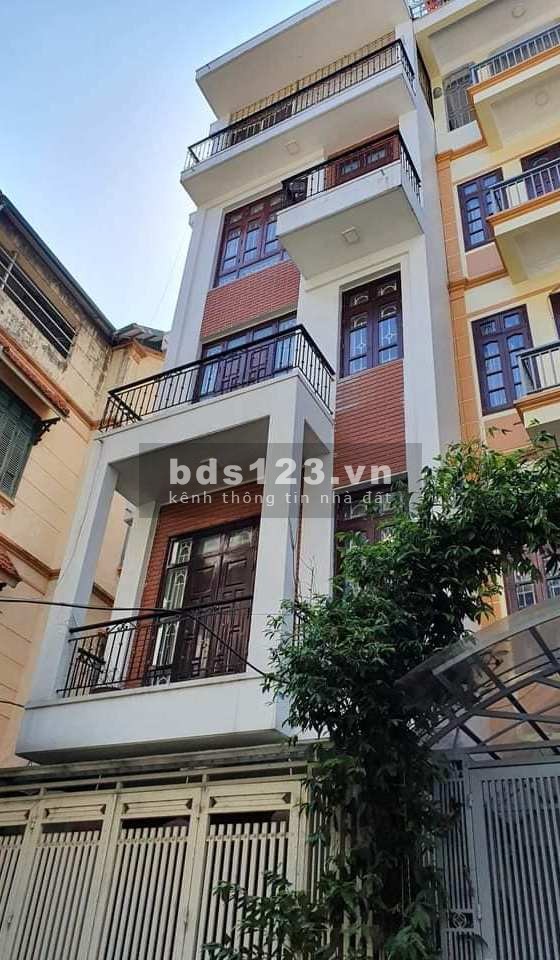 Bán nhà Lạc Long Quân, gara ô tô, 60m2, MT 5m, 11 tỷ, quận Tây Hồ