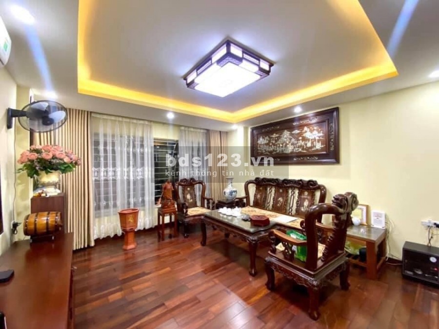 Cần bán nhà ngõ 24 Kim Đồng, phân lô, ô tô tránh, gara 7 chỗ, dt 45m2, mt 4.4m