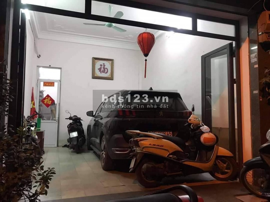 Nhà ngõ to 19 Trần Quang Diệu, tiện kinh doanh,ô tô vào nhà , DT 42m2- 3,5T - MT 4.2m. Giá 11.8 tỷ