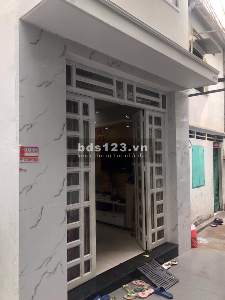 Bán nhà Quận Tân Bình, 4x14m, đang cho thuê 8 tr/ tháng, giá 3.7 tỷ