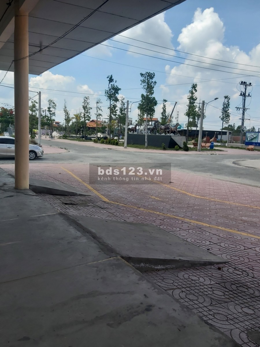Bán đất mặt tiền trường học thị trấn Thạnh Phú, sổ sẵn trao tay
