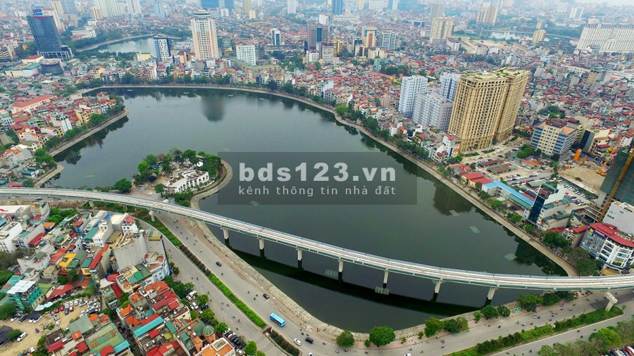 Mặt hồ Hoàng Cầu hưởng trọn 2 bên vỉa hè vị trí vàng, mặt tiền đẹp, kinh doanh đỉnh