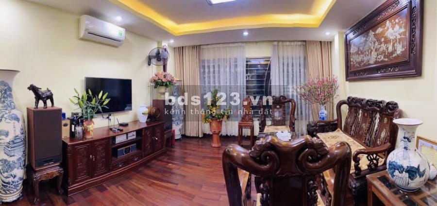 Cần bán nhà ngõ 24 Kim Đồng, phân lô, ô tô tránh, gara 7 chỗ, dt 45m2, mt 4.4m