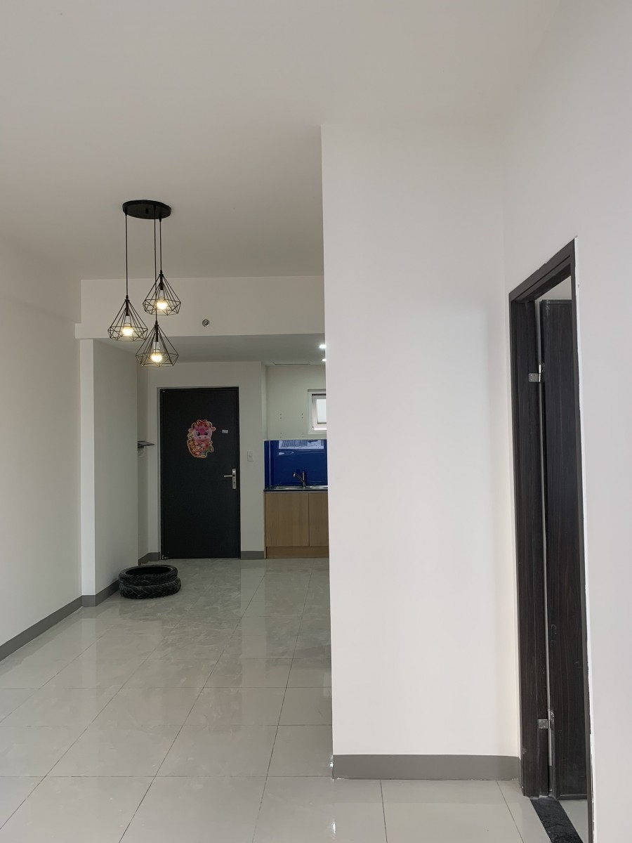 Bán CHCC Sky9 quận 9: 74m2: 3PN - 2WC, căn góc tầng 7, giá 2,15 tỷ. LH Vũ 0947 070 986