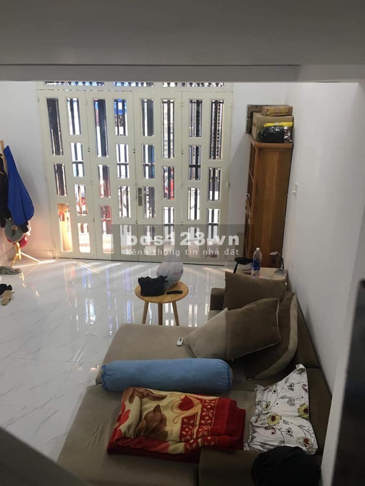 Bán nhà đường Nguyễn Sơn, Tân Phú, 4x13m, 2 tầng, gần BIG C, giá 3.2 tỷ TL