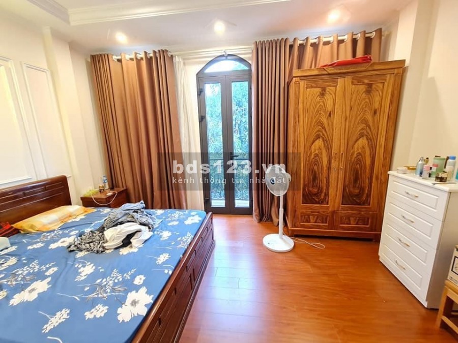 Ban nhà ngã tư Sở nhà mới 5 tầng về ở luôn, diện tích 30m2, mt 3.7m, ngõ rộng 2.5m
