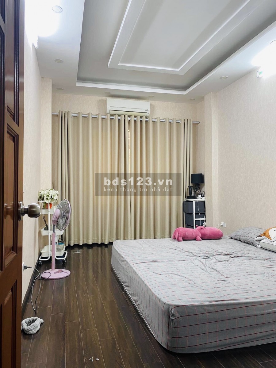 Một nhà ra đường Giải Phóng, 2 mặt thoáng, full nội thất, ô chờ thang máy, ở kết hợp kinh doanh Vip