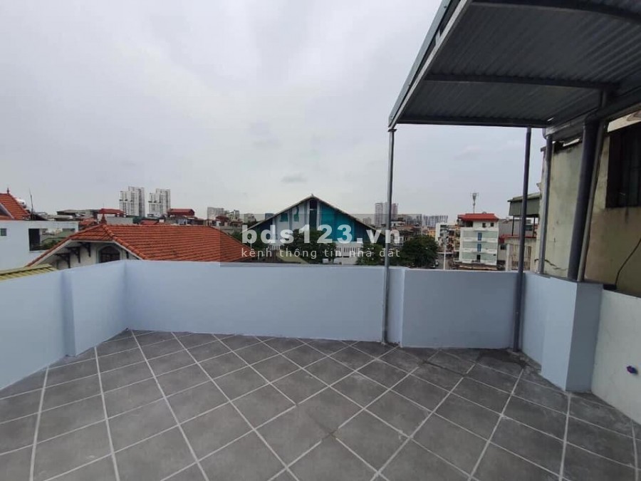 Ban nhà ngã tư Sở nhà mới 5 tầng về ở luôn, diện tích 30m2, mt 3.7m, ngõ rộng 2.5m