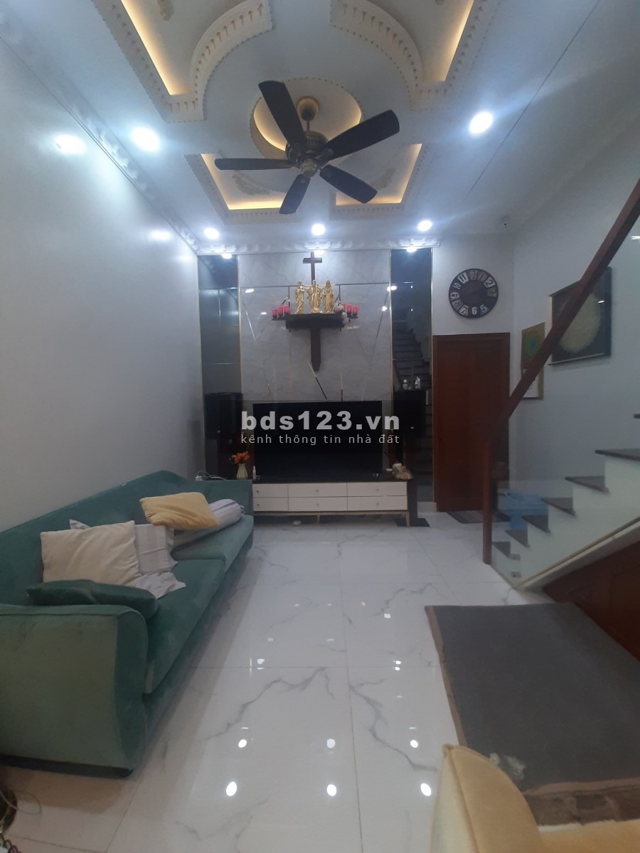 Bán nhà mặt tiền KDTM Trần Thánh Tông P.15 Tân Bình, 75m2(5x15), 3 tầng đẹp chỉ 8.6 tỷ.