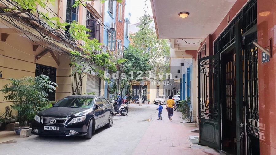 Cần bán nhà ngõ 24 Kim Đồng, phân lô, ô tô tránh, gara 7 chỗ, dt 45m2, mt 4.4m