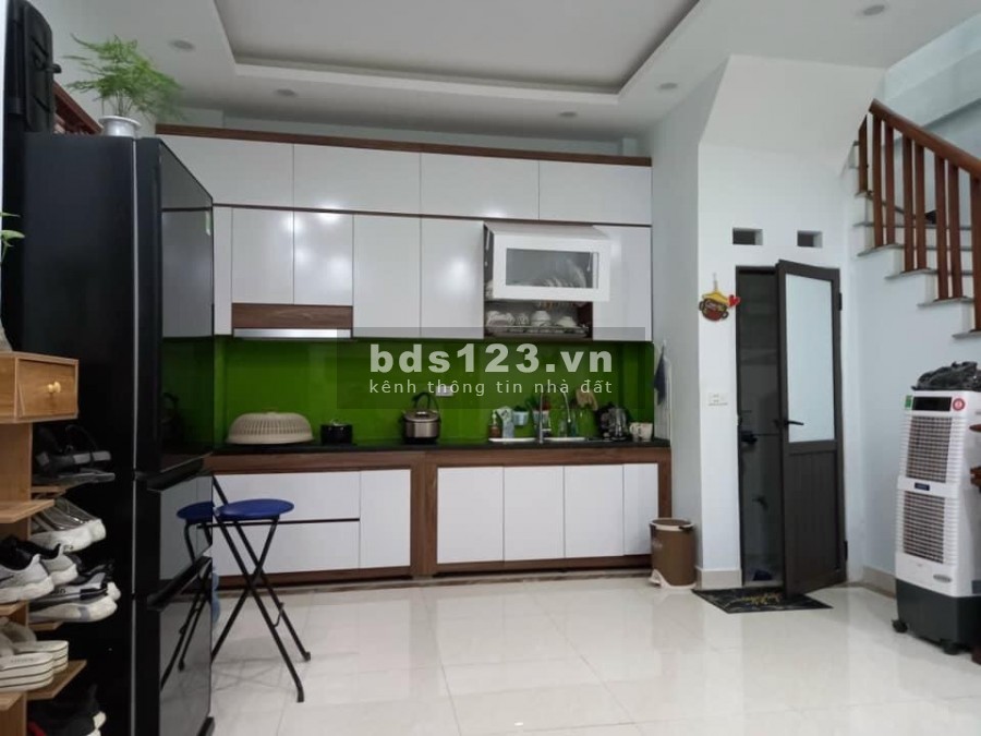 Bán nhà nội thất full đẹp 35m2 - 6,5m mặt tiền 4 tầng, cửa Đông, đường rộng, giá 2.9 tỷ