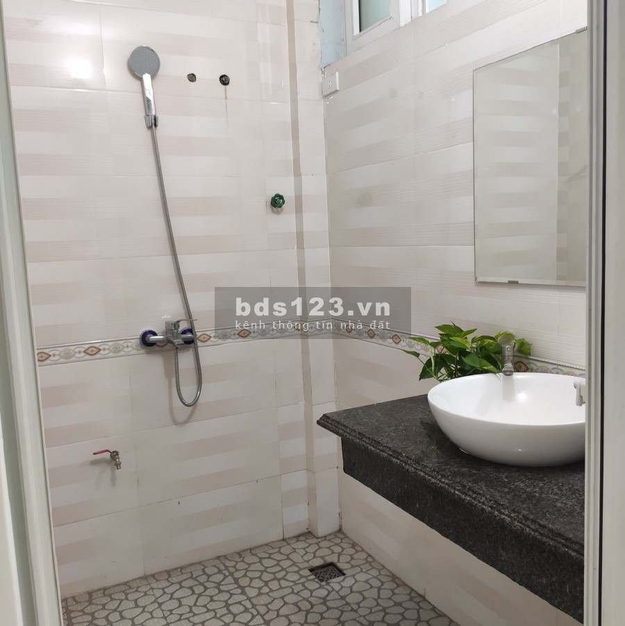 Bán nhà phố Khương Trung, 40m2, ngõ thông kinh doanh, lô góc 2 mặt, mặt ngõ ô tô