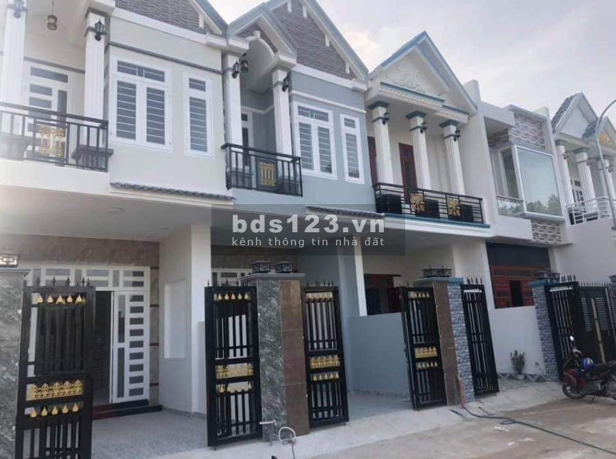 Bán Nhà Phố 650tr 1 trệt 1 lầu ngay KDC Xuyên Á, tặng rèm cửa