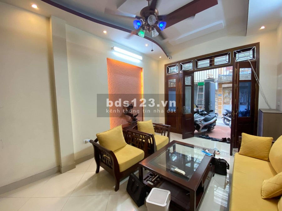 Bán nhà Ngọc Trục, Ngõ to như phố, ô tô vào nhà, 57m2, 3.39 tỷ