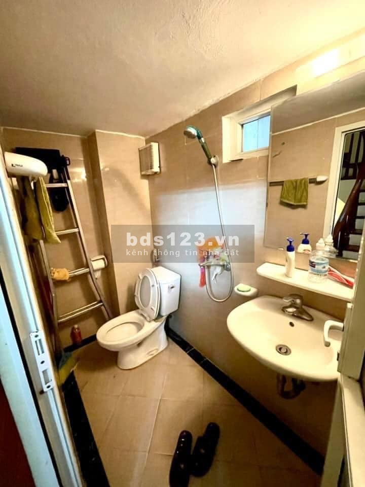 Bán nhà nguyên căn 5 tầng, 3 mặt thoáng, không lỗi phong thuỷ