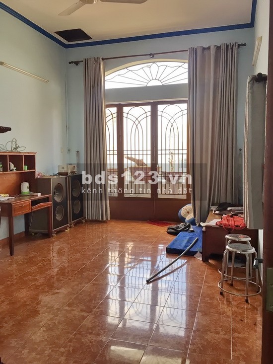 Nhà giá rẻ 1 lầu mặt tiền hẻm Huỳnh Tấn Phát, phường Phú Thuận, Quận 7