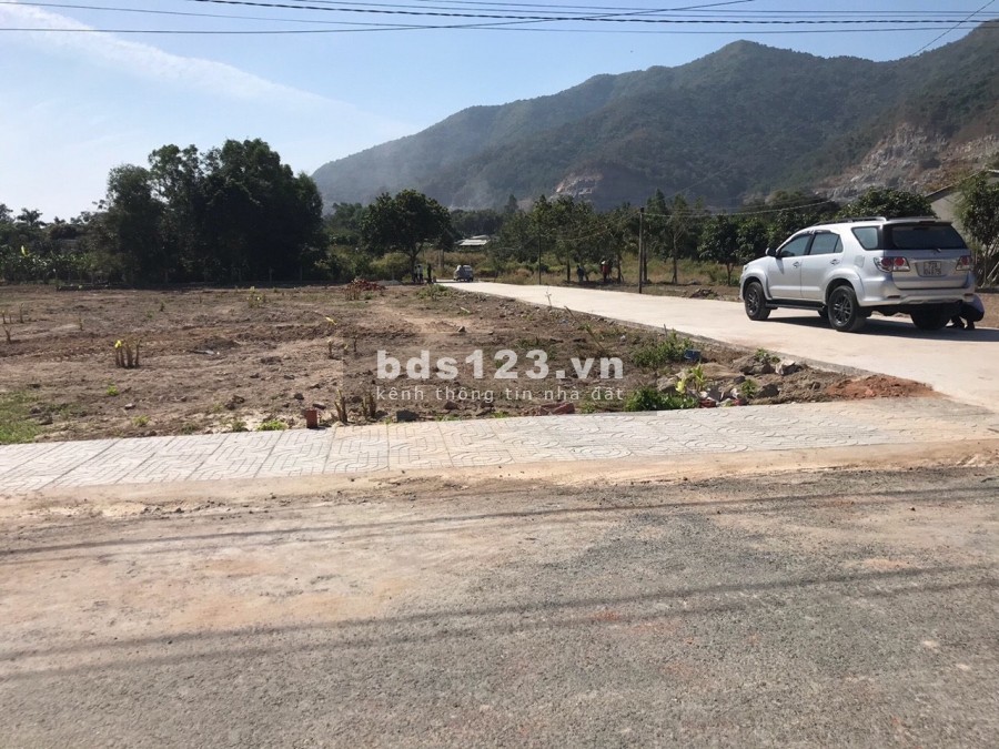 Bán đất cách KCN Sonadezi 500m, 323m2 sổ riêng sát chợ Châu Pha, TT Phú Mỹ.