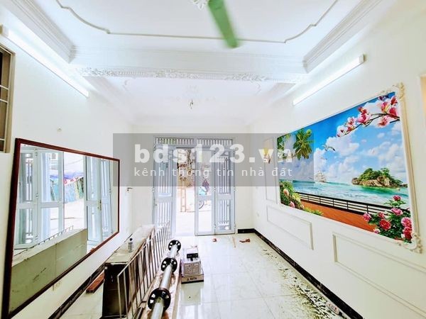 Bán Nha Lĩnh Nam Vĩnh Hưng vị trí đắc địa diện tích: 30m2 giá bán: 3 tỉ
