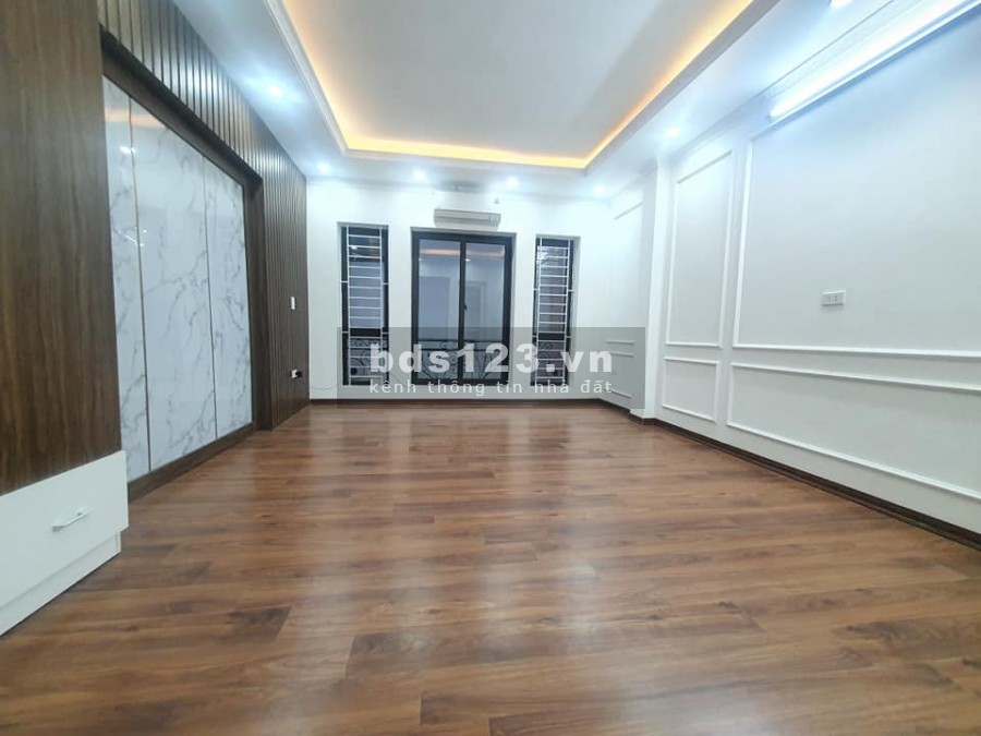 Chính Chủ Cần Bán Gấp Nhà Ngõ 162 Khương Đình 54m2*5T Mt 4.9m, Ngõ rộng, giá 4.x tỷ