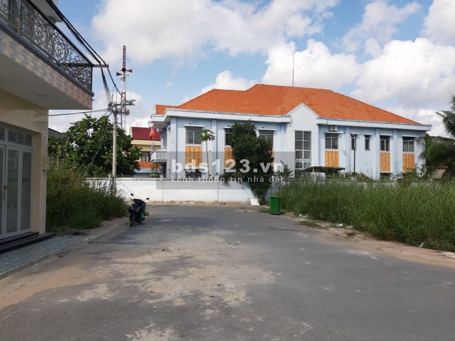 Bán gấp 2 lô đất liền kề Miếu Bình Đông, Ngã tư Bốn Xã GIÁ RẺ BẤT NGỜ
