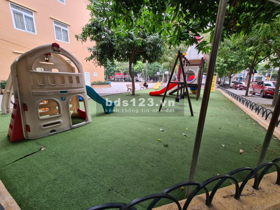 Cho thuê nhà riêng Phố Phạm Tuấn Tài: DT60m2x 4 tầng, thang máy,đường ô tô tránh nhau