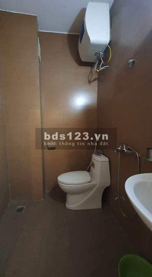Dt 33 m2, mặt tiền 5.5m, ngõ 219 Định Công Thượng, thông ô tô ra ngõ 192 Lê Trọng Tấn, giá 3.95 tỷ, 0988969368