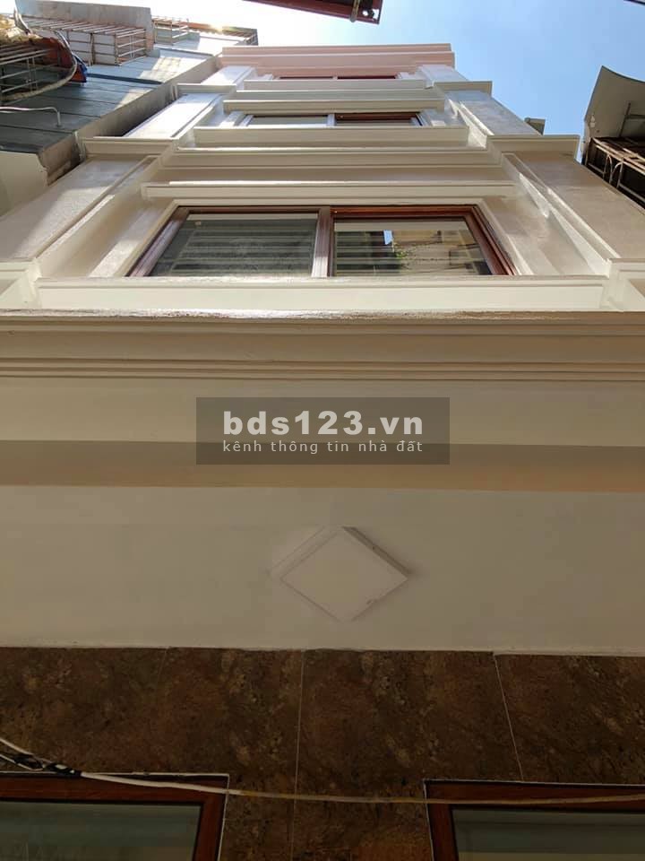 Bán nhà Hạo Nam, dt 40m2, 4 tầng đúc, giá nhỉnh 4 tỷ nội thất đầy đủ, lhcc
