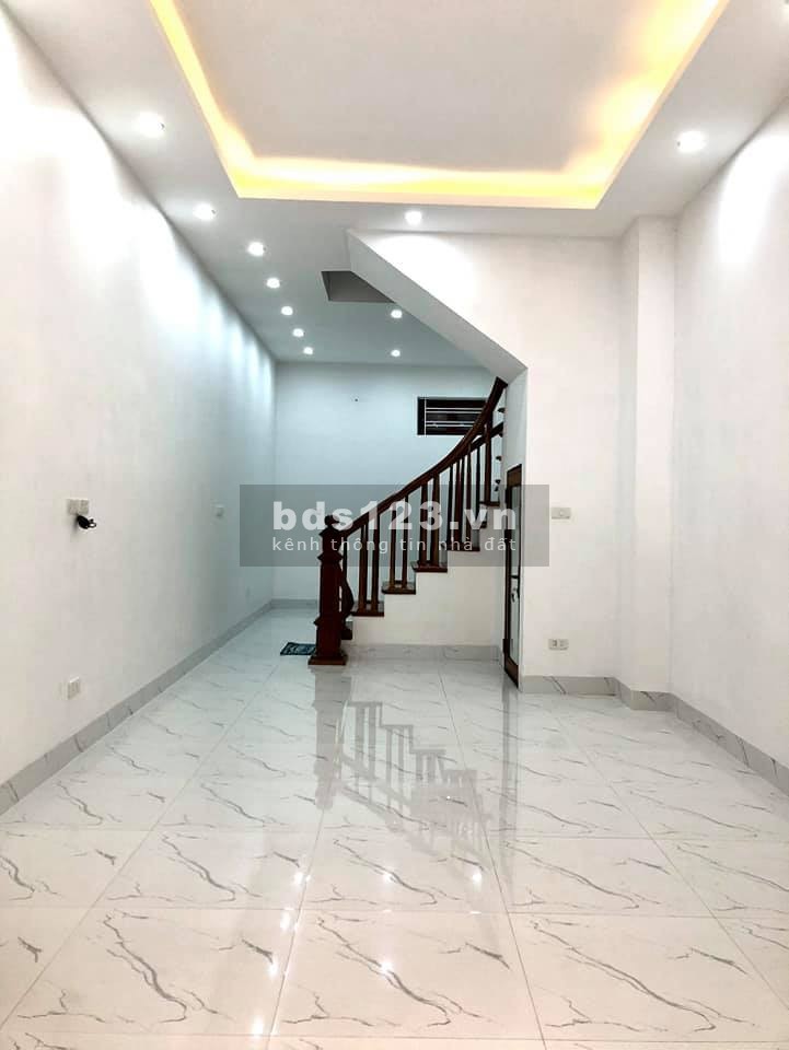 Bán nhà Hạo Nam, dt 40m2, 4 tầng đúc, giá nhỉnh 4 tỷ nội thất đầy đủ, lhcc