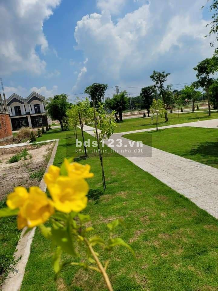 Đất thổ cư giá rẻ tthc Bàu Bàng mặt tiền Quốc Lộ 13, lh 0981460932